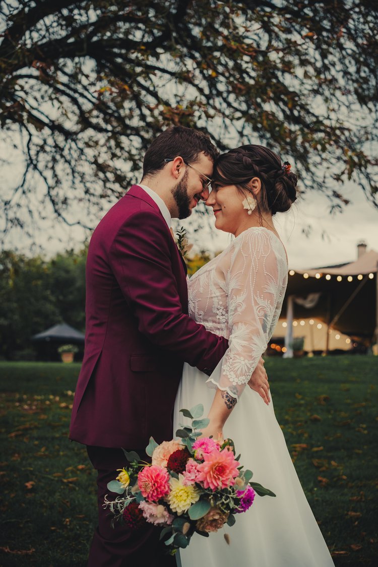 Bouquet-de-mariée-fleuriste-les-herbes-folles-macon