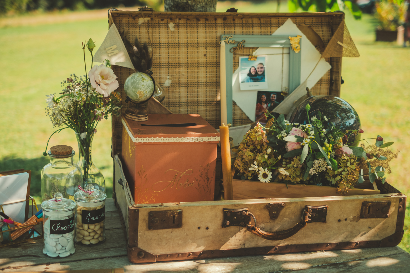 Fleuriste-Mariage-champêtre-livre-dor