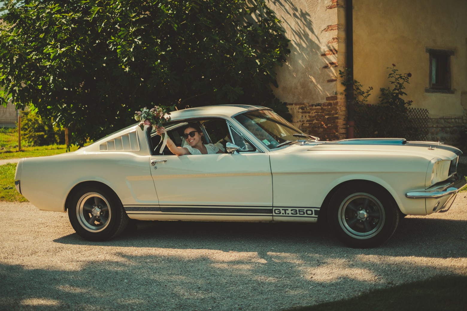 Fleuriste-Mariage-champêtre-voiture